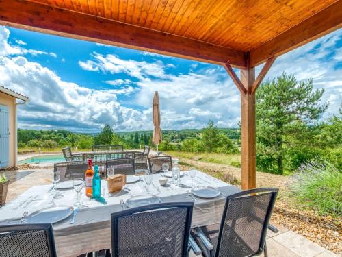 Balkons/terase, Villa in Aquitaine with Pool  BBQ in Sainte-Alvere