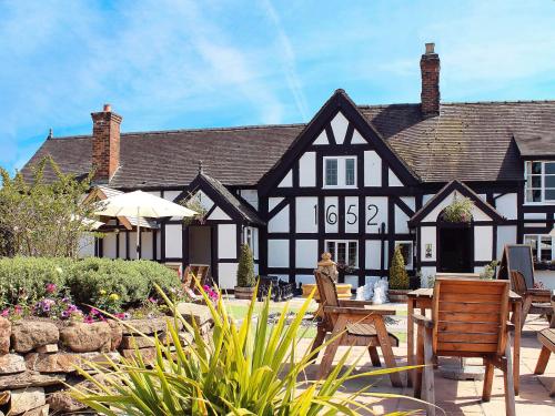 White Lion Hotel, , Staffordshire