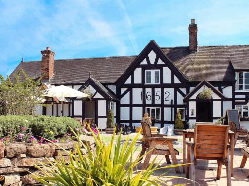 White Lion Hotel, Crewe