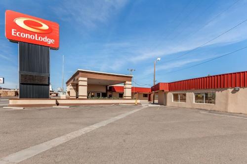 Econo Lodge Clovis - image 11