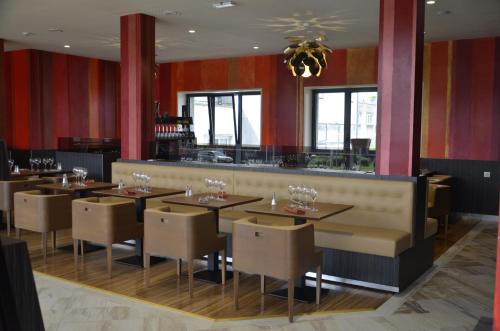 Le Grand Hotel - image 2