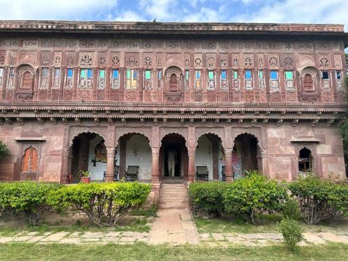 Chandelao Garh, Bīnāwās
