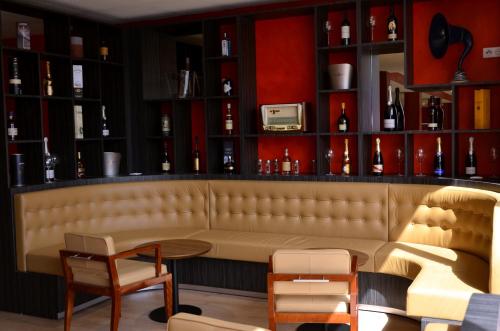 Le Grand Hotel - image 11