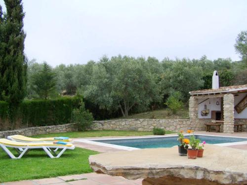 Cottage with Pool Views