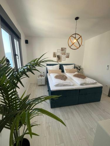 Penthouse Apartment mit Meerblick in der Bucht von Kotor mit Pool Area- 400m bis zum Strand in Kolasin