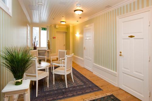 Lobby, Vaihmalan Hovi in Lempaala