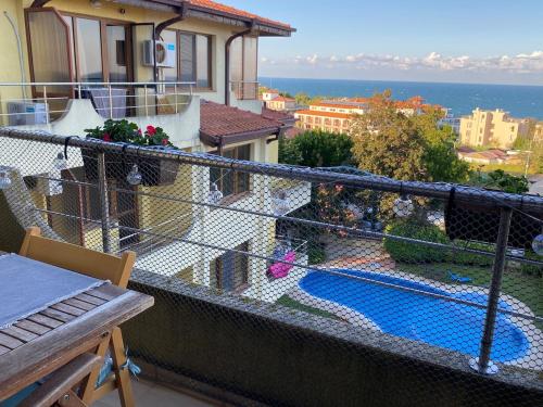 Sea View Apartment in Byala - Pool & Sunrise in 比亞拉