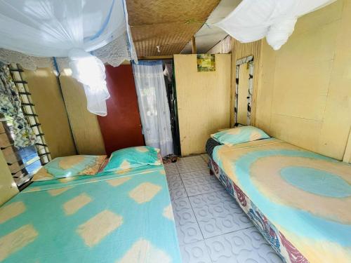 Ruthy & Mali's homestay in Wayasewa-øyen