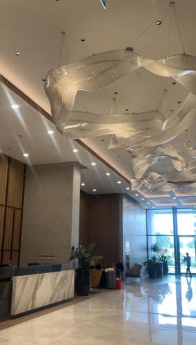 L Apartment - Ha Long Bay - 로비