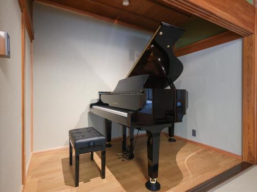 円坐 enza 定員12名! 広々貸切古民家, 香取神宮までお散歩, グランドピアノ, 屋根付きBBQ可, 駐車7台