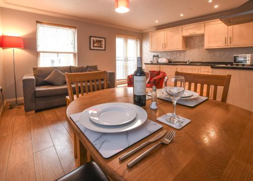 The Queens Hotel near Gardens Lodge Múzeum