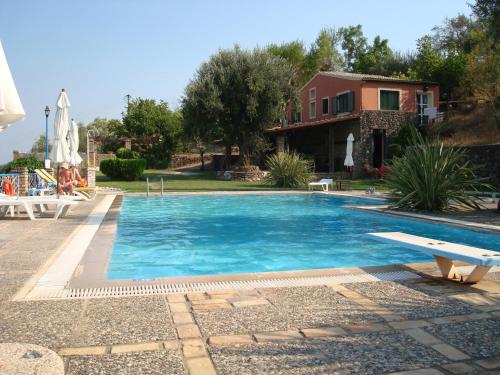 Villa in Paleokastrites with Swimming Pool near Beaches, Liapades (Foto 3)