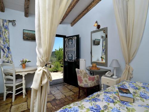 Villa in Paleokastrites with Swimming Pool near Beaches, Liapades (Foto 10)