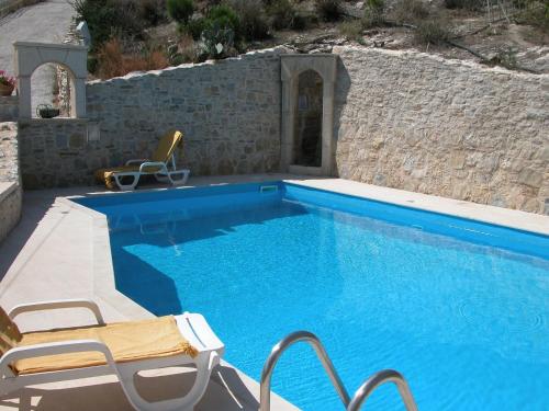 Villa in Crete with Private Pool & Views, Áyios Síllas (photo 9)