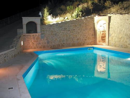 Villa in Crete with Private Pool & Views gîte à louer Drakouliáris