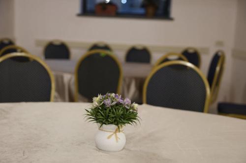 Crest hotel in Odzun