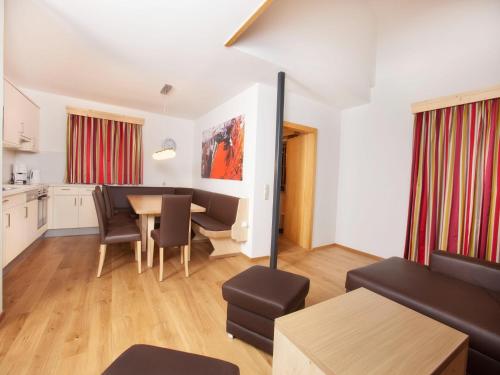 Apartment in Wald im Pinzgau with Swimming Pool and Views in Wald im Pinzgau, Österreich