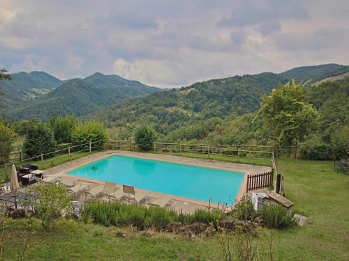  Spacious Farmhouse in Apecchio with Pool in Apecchio