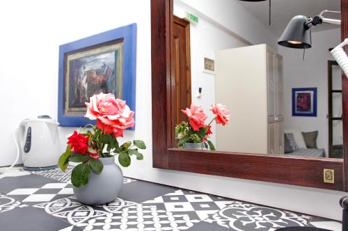 Superior Double Room with Balcony image 4