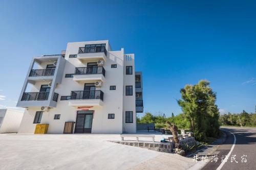 Jingyan Haiyu near Huajhai Gucuo