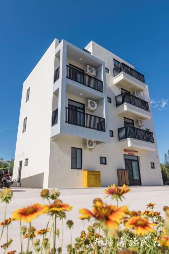 Jingyan Haiyu near Huajhai Gucuo