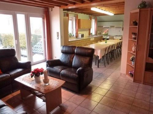 köök, Modern Cottage in Baugnez Malmedy with Sauna in Malmedy