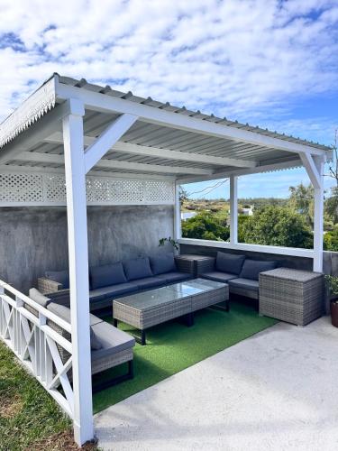 Oasis Marine Gravier Plage in Rodrigues