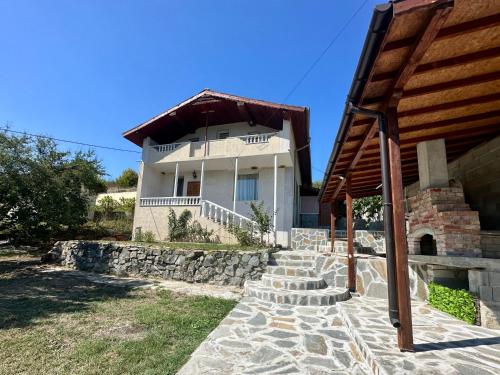 . Villa Teos