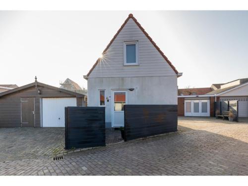 Holiday home with sun terrace facing south-pet-friendly