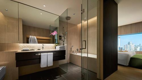 room detail thumbnail 2