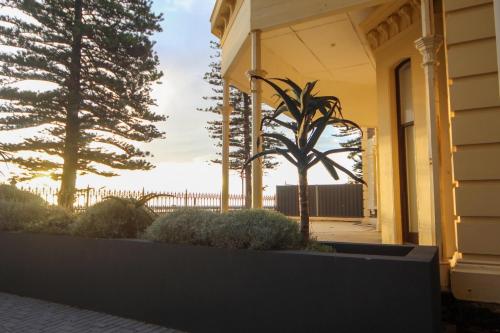 Seafield Tower Glenelg Apartment - Seaview Downs