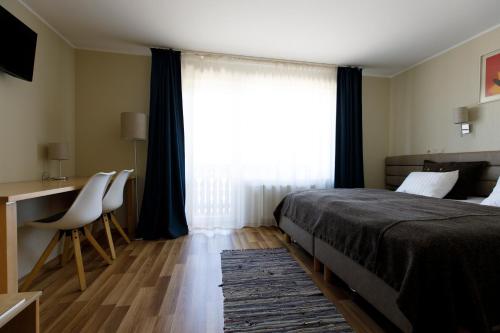 1 queen bed