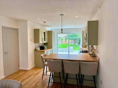 Kitchen, Beach Retreat luxury home just 2 minutes walk to the beach near Tuckton Pharmacy