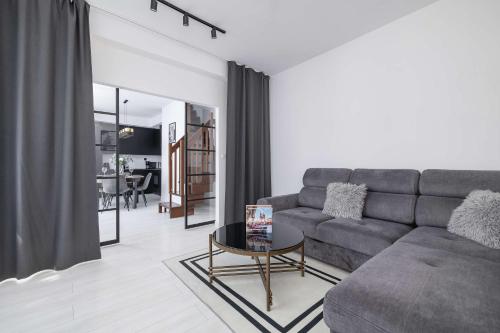 Spacious Apartment in Wieliczka with AC & Parking