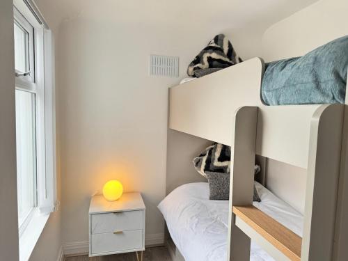 Garden, Free Parking, Smart TV, Self Check in, Liverpool (photo 10)