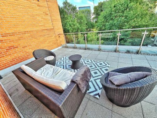 Sky View Balcony Suite - Parking & Panoramic Views, Leeds (Foto 7)