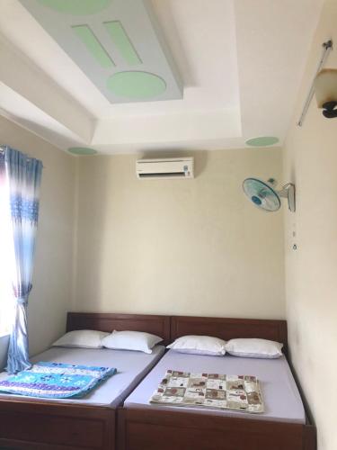2 double beds