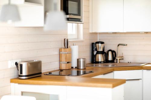 Kitchen, Hausboot TreibGut in Fehmarnsund