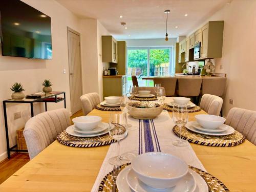 Facilities, Beach Retreat luxury home just 2 minutes walk to the beach near Tuckton Pharmacy