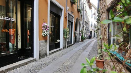 Vitani 30 - Nel cuore del centro storico di Como 5