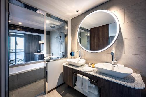 room detail thumbnail 2