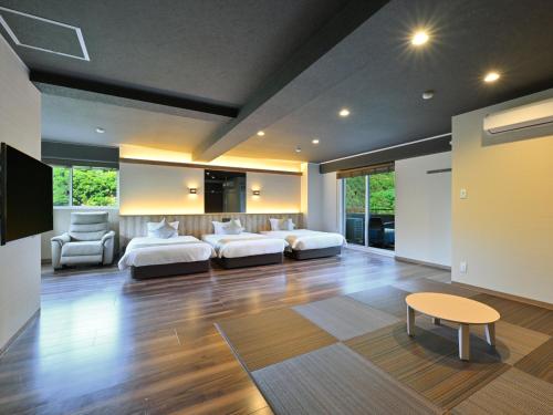 room detail thumbnail 2