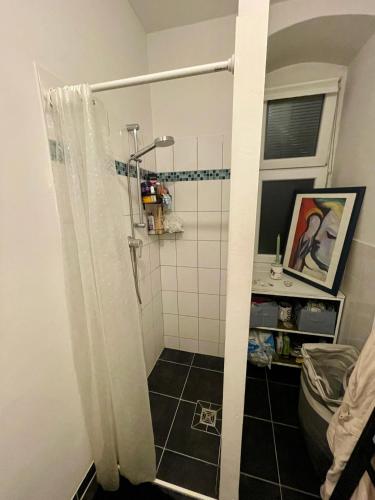 Charming artsy room with garden Access, Berlino (foto 10)