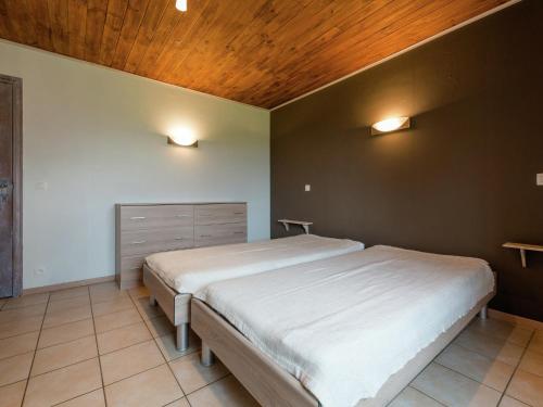 Magnificent Villa in Brisy with Sauna Roofed