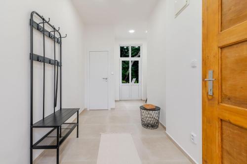 مدخل, Nad lékárnou by Správa ubytka (Nad lekarnou by Sprava ubytka) in روكيتنايس ناد جيزيرو