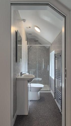 Shower, Simply Stay in Monaghan
