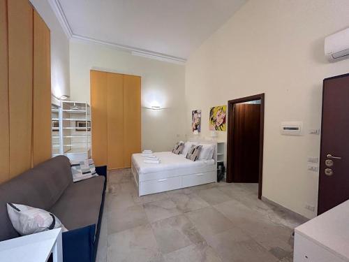 Independent Rooms Apartment - ST TERMINI by GHOR, Rome