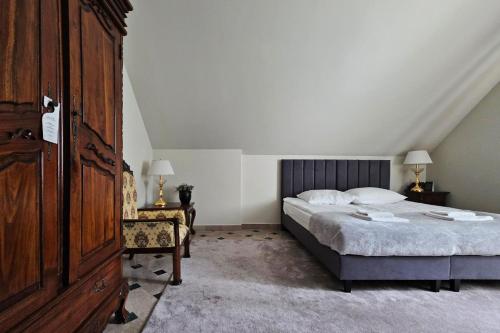 2 bedrooms, 3 beds