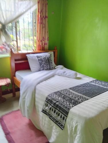 Rachel's Garden in เมรู