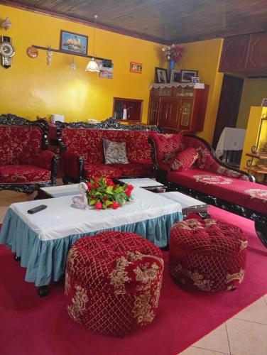 Rachel's Garden in เมรู